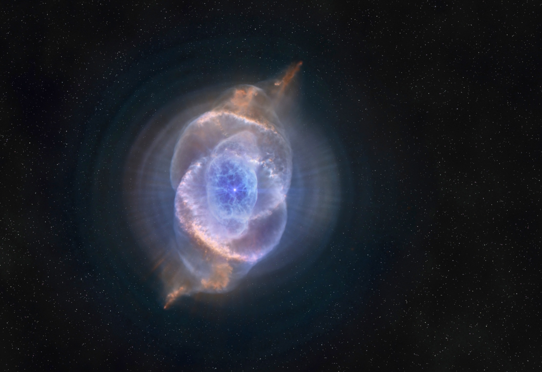 Глаз бога бесплатный поиск. Планетарная туманность кошачий глаз. Туманность кошачий глаз NGC 6543. Туманность кошачий глаз 250000000000000. Туманность кошачий глаз с телескопа Хаббл.